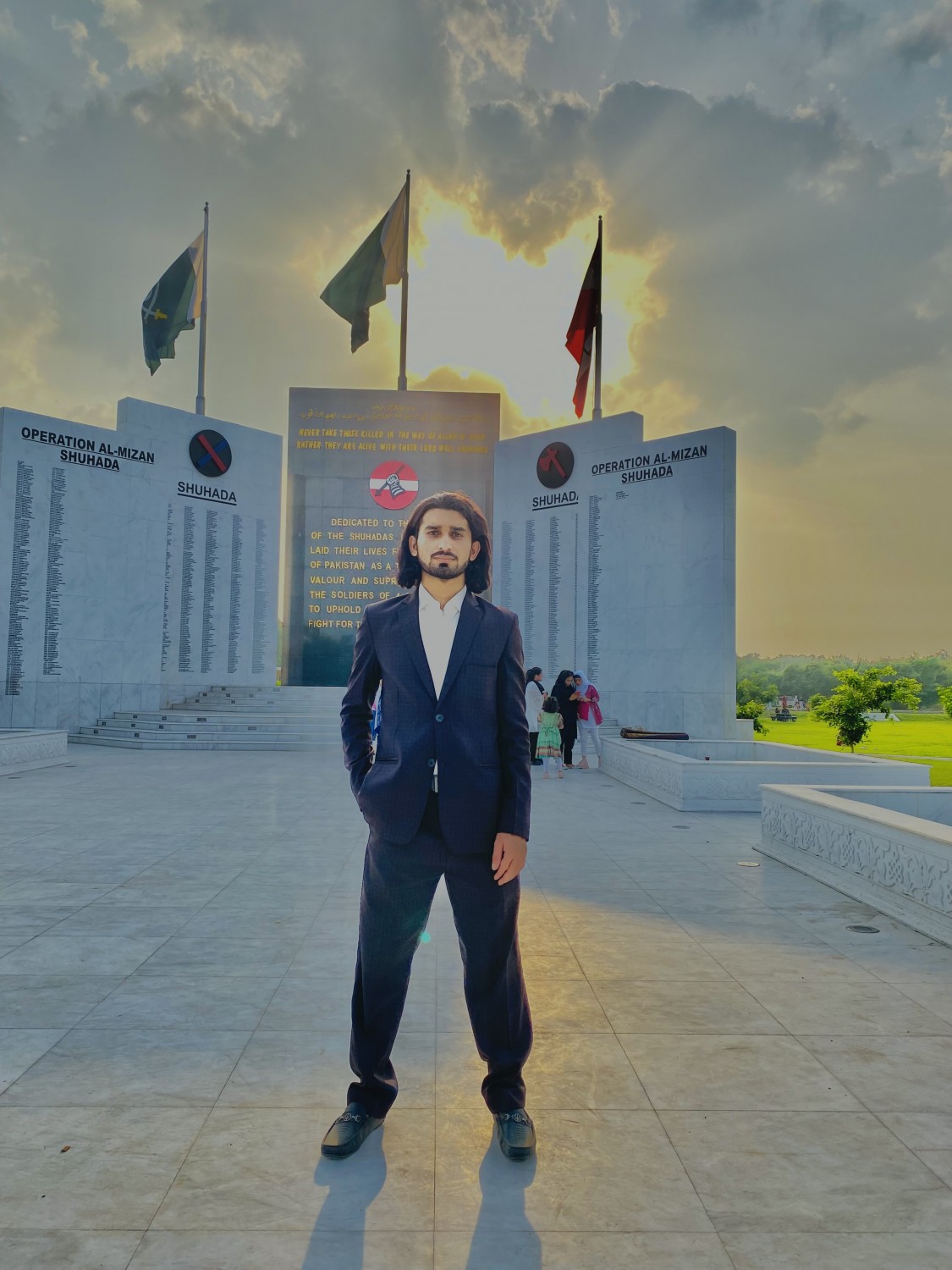 Shoukat khan